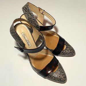 OSCAR DE LA RENTA Textured Heels w/ Tortoise Detail | Women's Size IT 39 | Grey